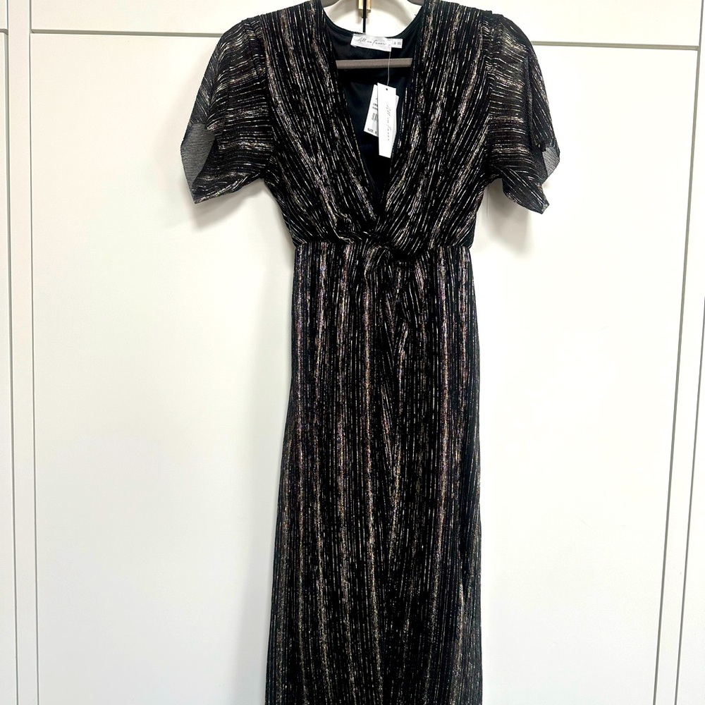 All in Favor size S Dolman Plissé Midi Dress gold metallic black